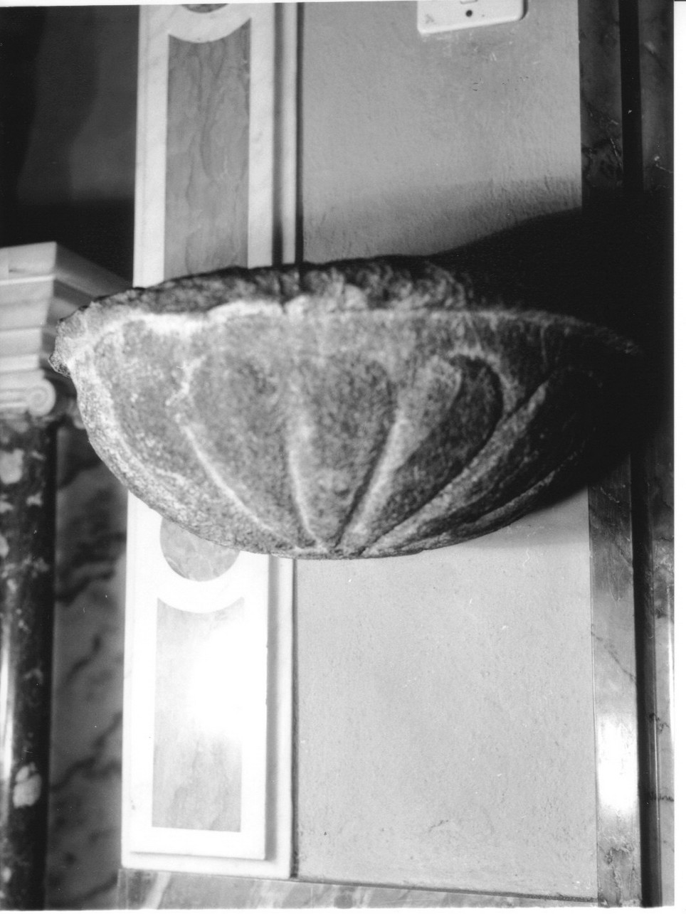 Sant'Antonio Abate (acquasantiera da parete, opera isolata) - bottega ligure (sec. XVIII)