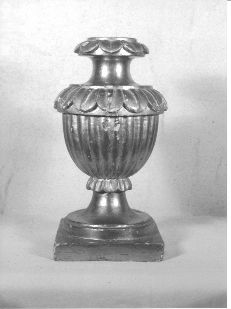 vaso d'altare per composizione floreale, serie - bottega genovese (sec. XIX)