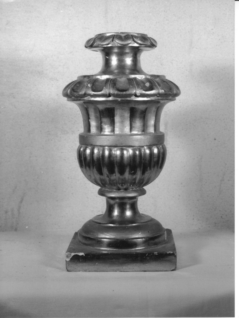 vaso d'altare per composizione floreale, serie - bottega genovese (sec. XIX)