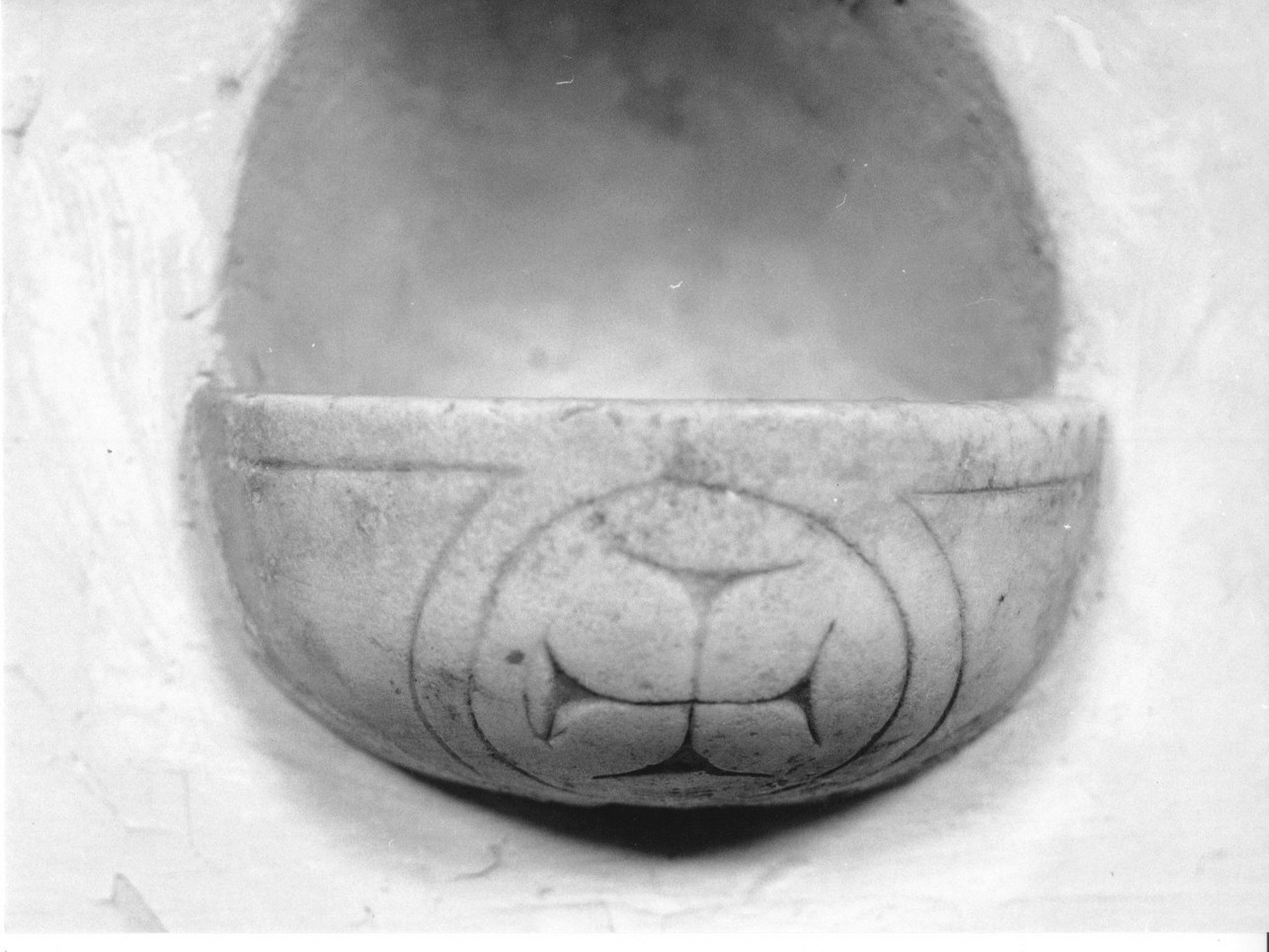 acquasantiera da parete, opera isolata - bottega genovese (fine/inizio secc. XIX/ XX)