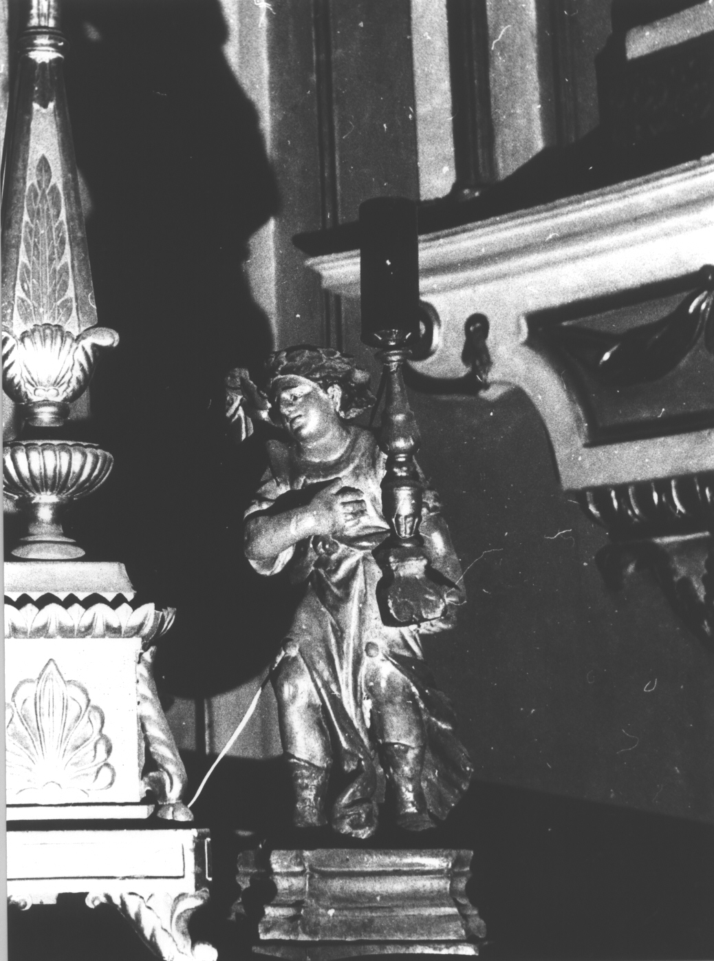 angelo reggicandelabro (statua, pendant) - bottega ligure (fine/inizio secc. XIX/ XX)