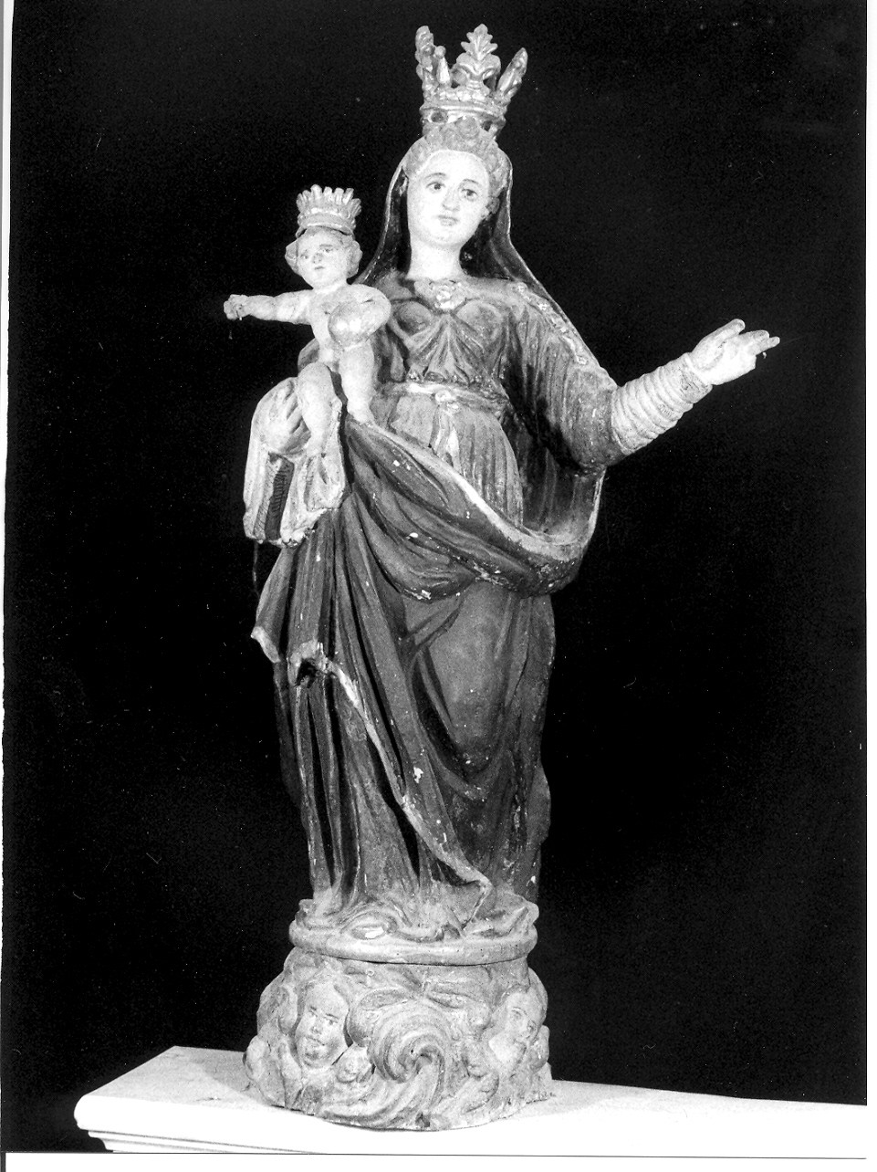 Madonna con Bambino (statua, opera isolata) - bottega ligure (sec. XVII)