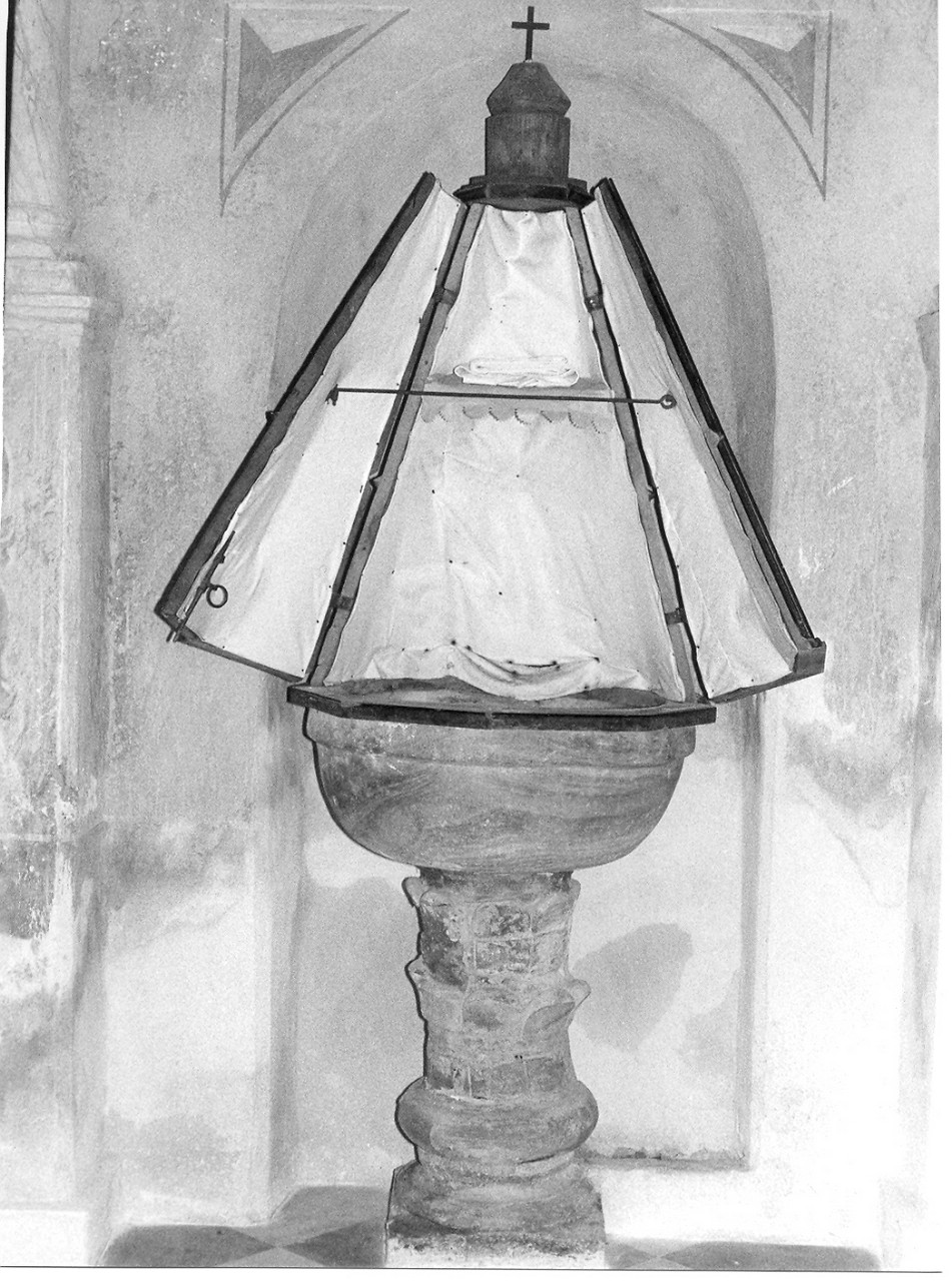 fonte battesimale - a fusto, opera isolata - bottega ligure (sec. XVI)