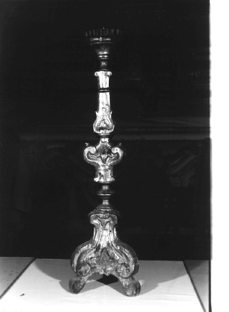 candeliere d'altare, elemento d'insieme - bottega ligure (seconda metà sec. XVIII)
