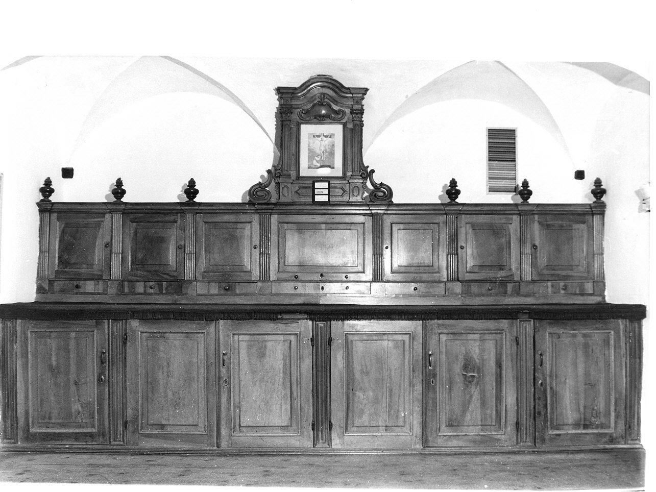 mobile da sacrestia con alzata, opera isolata - PRODUZIONE LIGURE (prima metà sec. XVIII)