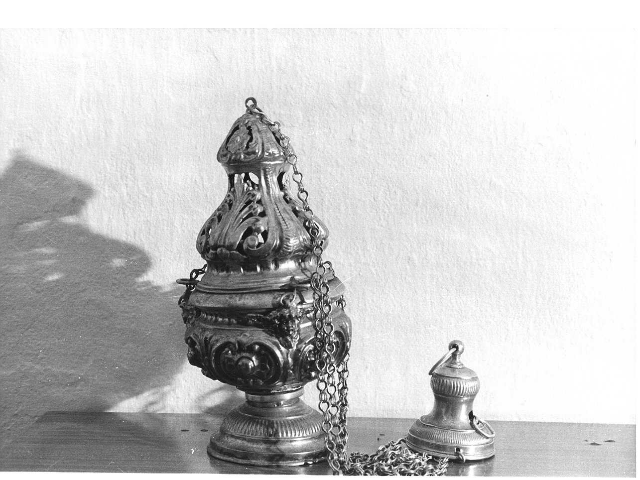 MOTIVI DECORATIVI VEGETALI (turibolo, opera isolata) - PRODUZIONE LIGURE (sec. XVIII)