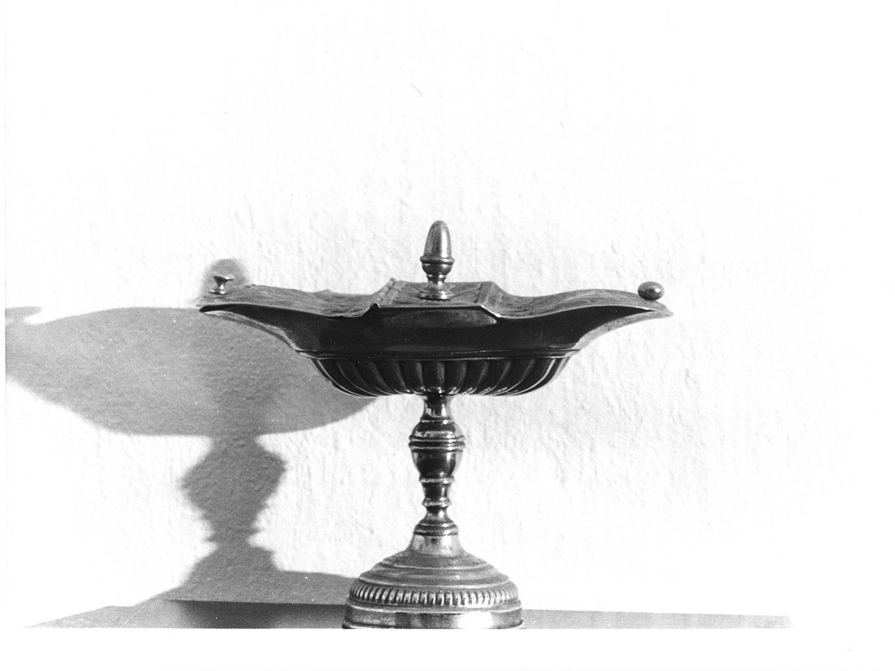 MOTIVI DECORATIVI GEOMETRICI (navicella portaincenso, opera isolata) - PRODUZIONE LIGURE (prima metà sec. XIX)