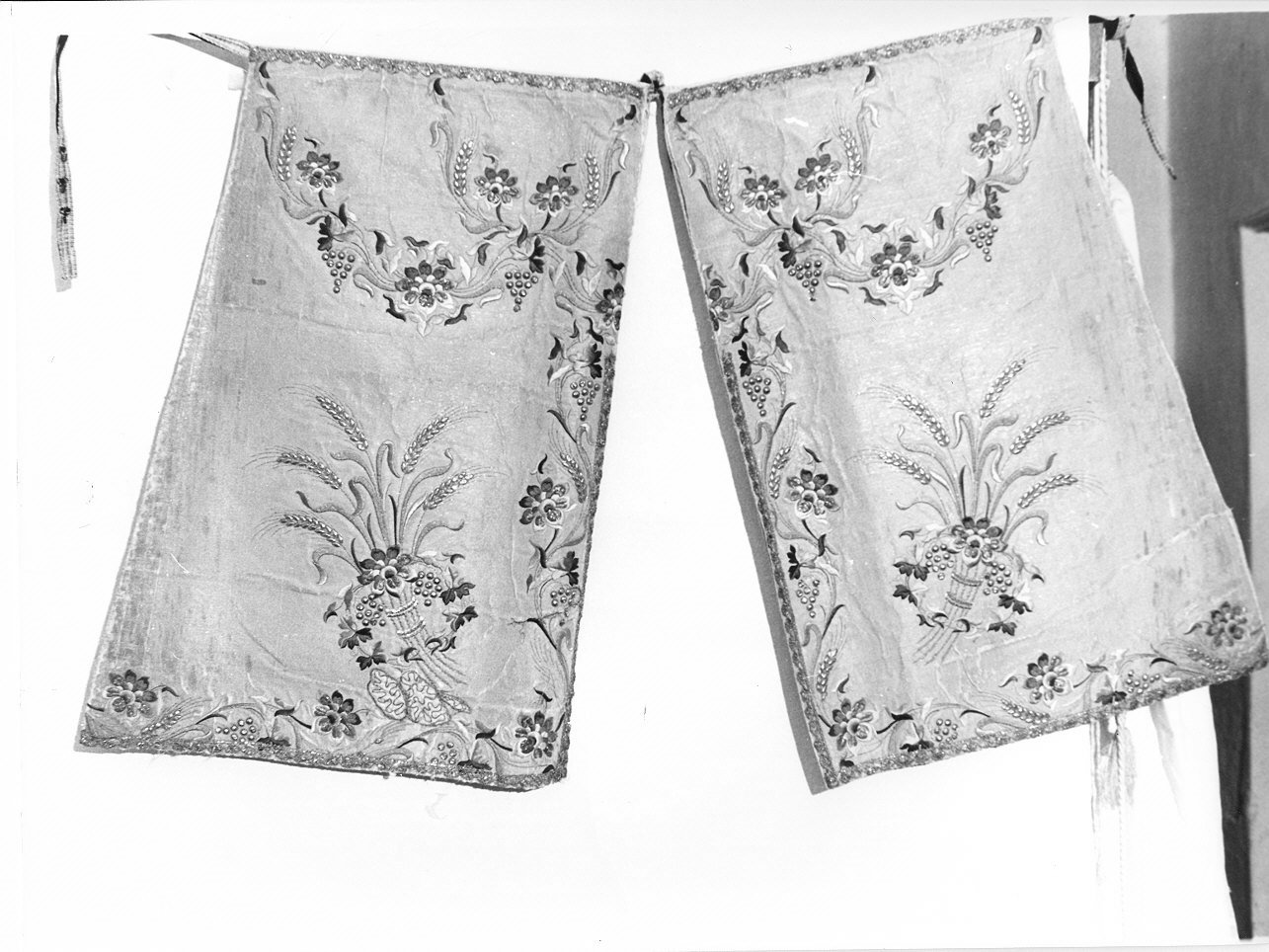 MOTIVI DECORATIVI VEGETALI (conopeo di tabernacolo, opera isolata) - manifattura ligure (seconda metà sec. XIX)