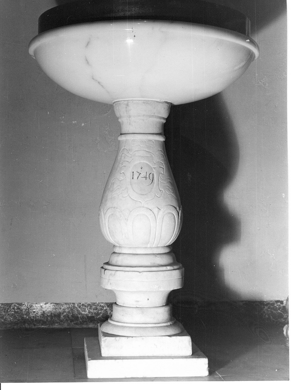 fusto di acquasantiera, opera isolata - PRODUZIONE LIGURE (metà sec. XVIII)