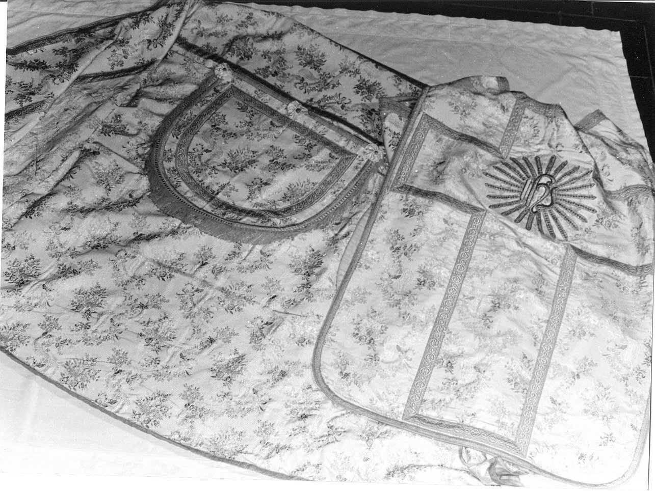 paramento liturgico, insieme - manifattura ligure (primo quarto sec. XIX)