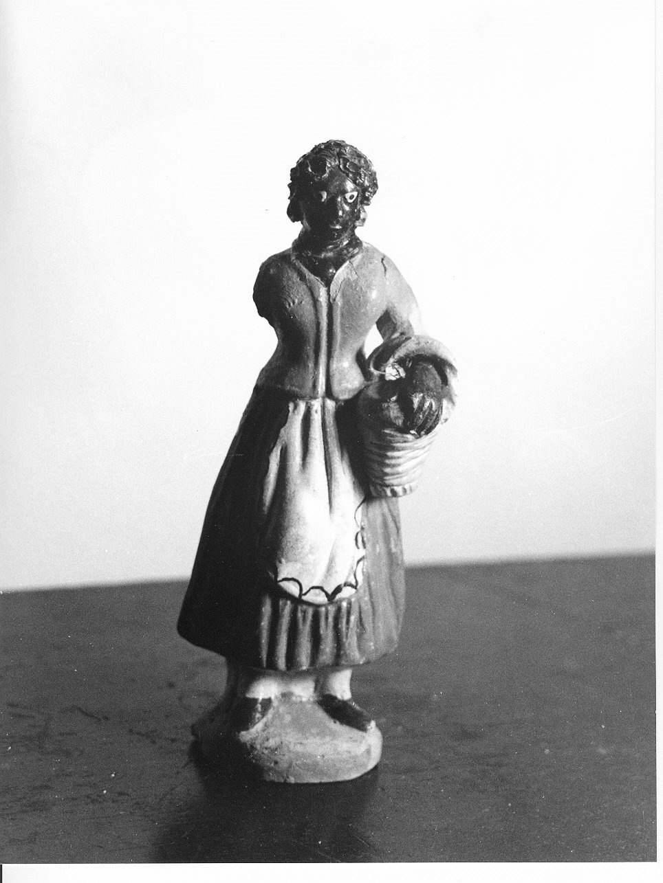figura femminile (statuetta di presepio, opera isolata) - PRODUZIONE LIGURE (secc. XIX/ XX)