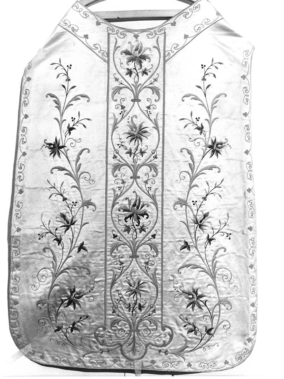 MOTIVI DECORATIVI FLOREALI (pianeta, elemento d'insieme) - manifattura ligure, manifattura ligure (secondo quarto sec. XX)