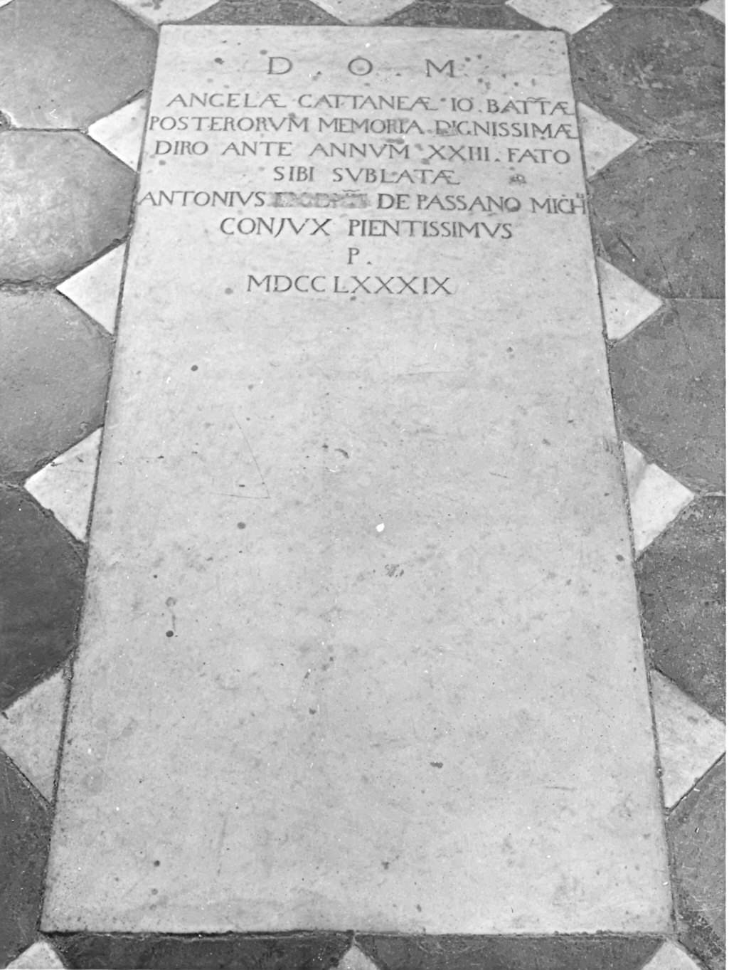 lastra tombale, opera isolata - bottega ligure (sec. XVIII)