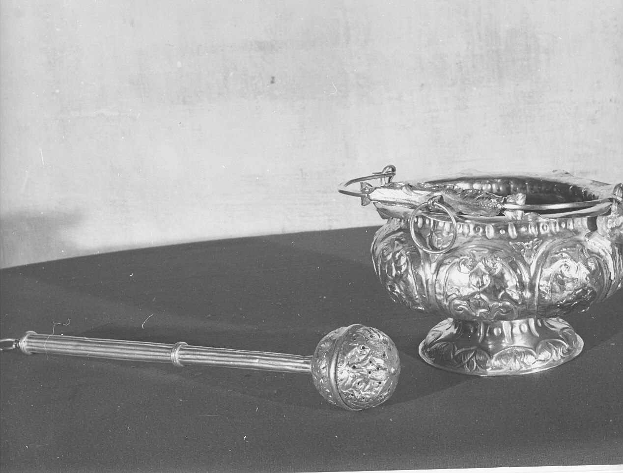 secchiello per l'acqua benedetta, elemento d'insieme - bottega ligure (inizio sec. XIX)