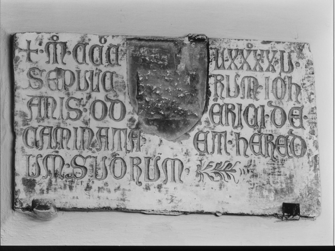 lapide tombale, opera isolata - bottega genovese (sec. XIV)