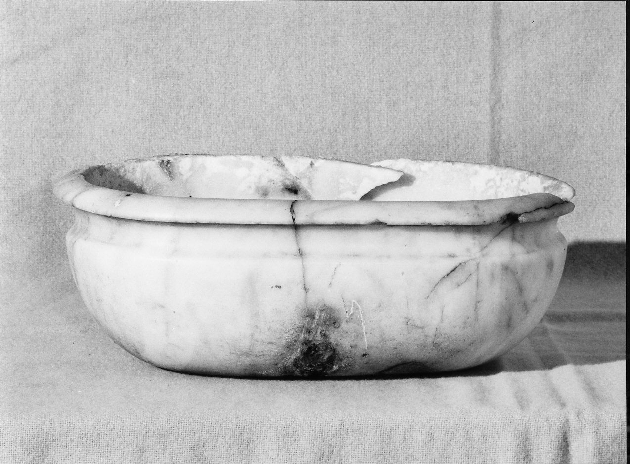 acquasantiera da parete, opera isolata - bottega genovese (sec. XIX)