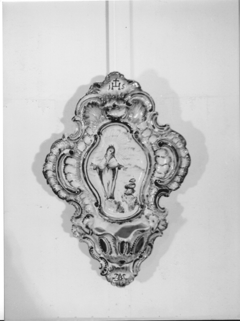 Madonna (acquasantiera da parete, opera isolata) - bottega savonese (sec. XVIII)