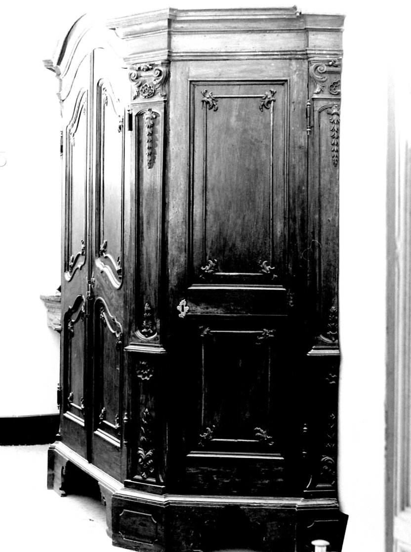 armadio, opera isolata - bottega italiana (sec. XVIII)