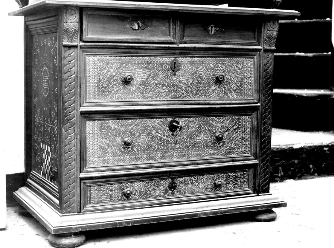 cassettone, opera isolata - bottega italiana (sec. XVII)