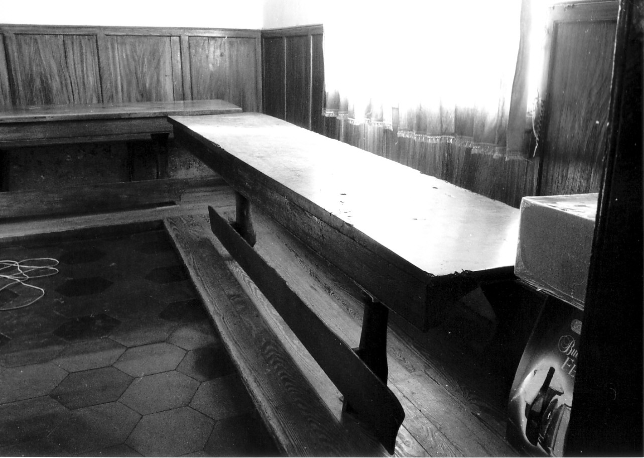 tavolo, opera isolata - bottega ligure (sec. XVII)