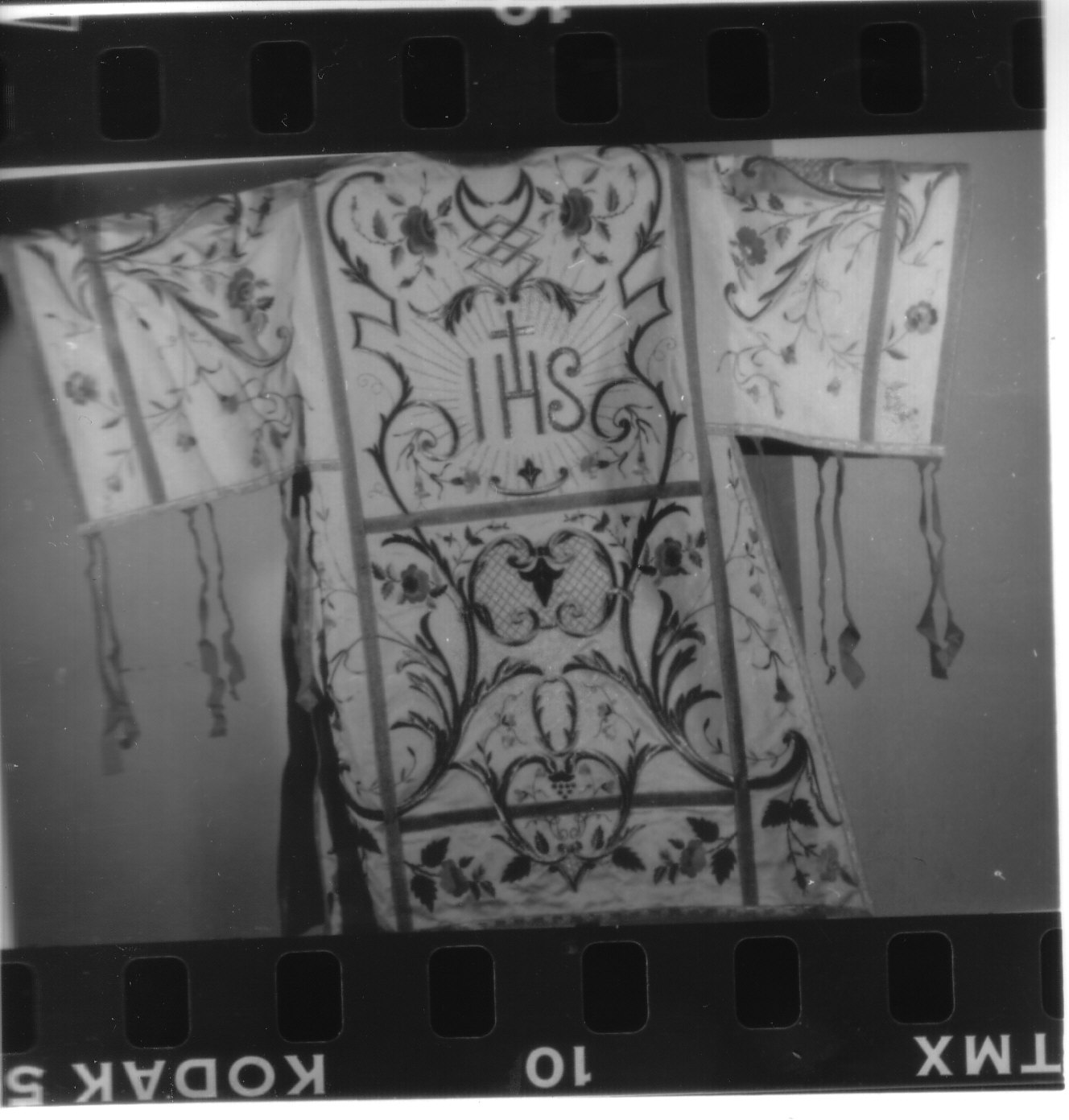 tunicella, coppia - manifattura ligure (sec. XX)