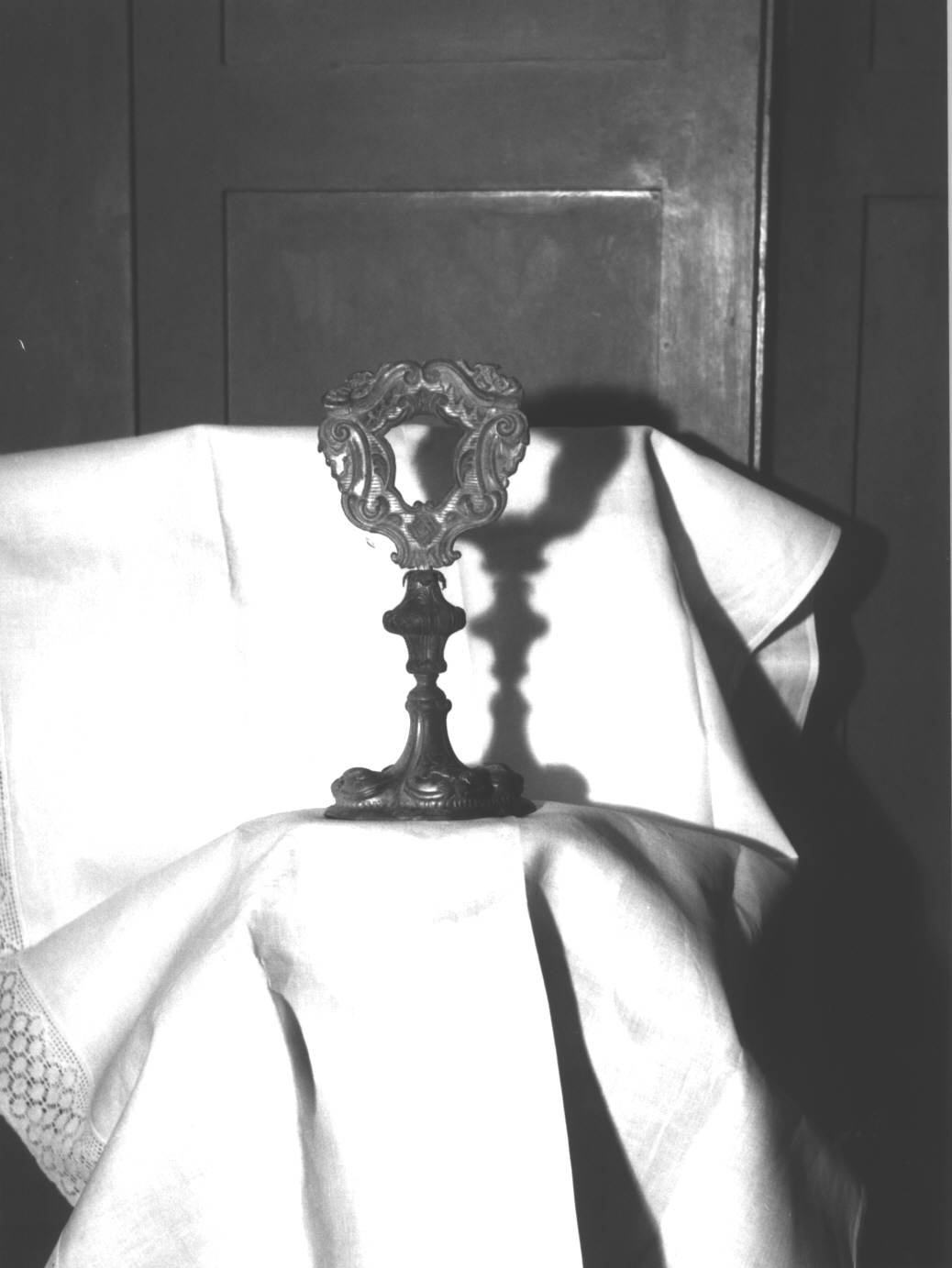 motivi decorativi a volute/ motivi decorativi a foglie d'acanto/ fiori/ motivi decorativi geometrici (reliquiario - a ostensorio, opera isolata) - bottega ligure (seconda metà sec. XVIII)