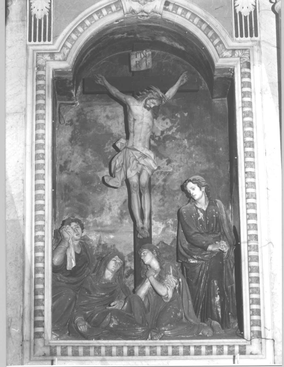 Madonna/ Santa Maria di Cleofa/ Santa Maria Maddalena/ San Giovanni Evangelista (gruppo scultoreo, insieme) di Brilla Antonio (sec. XIX)