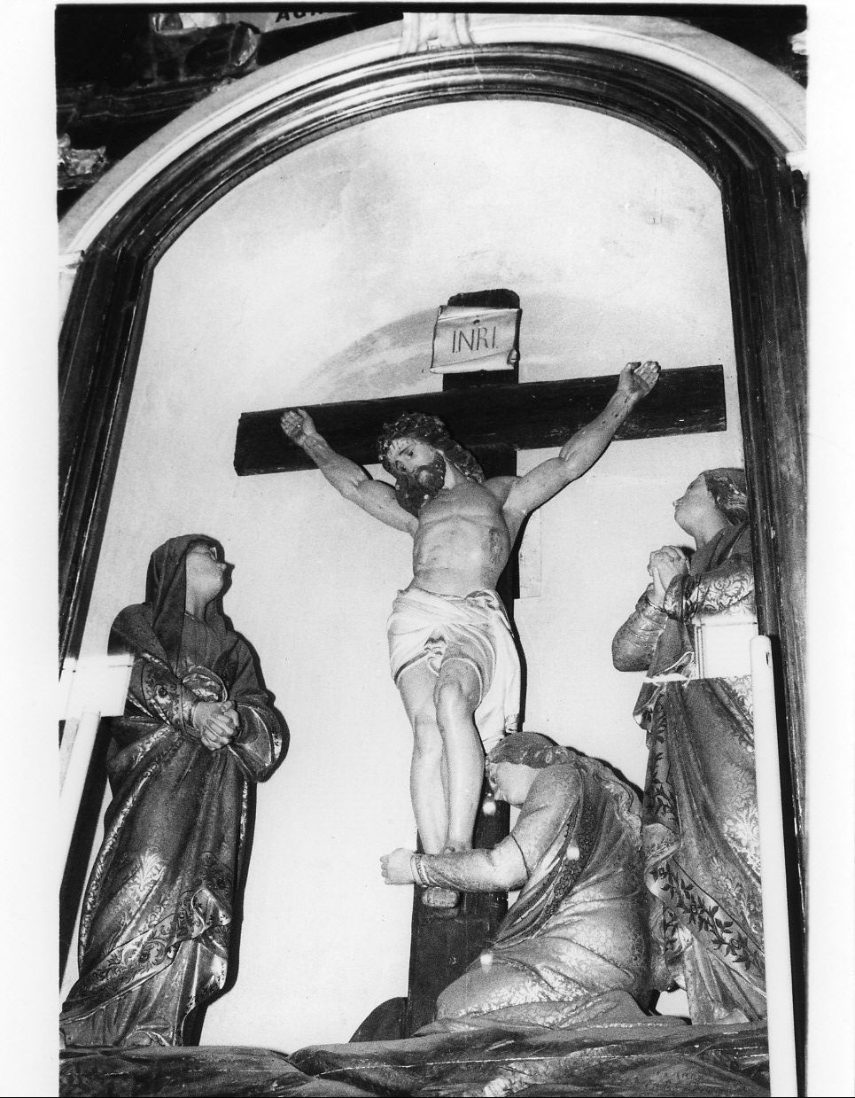 crocifissione di Cristo (gruppo scultoreo, insieme) - manifattura ligure (prima metà sec. XVIII)