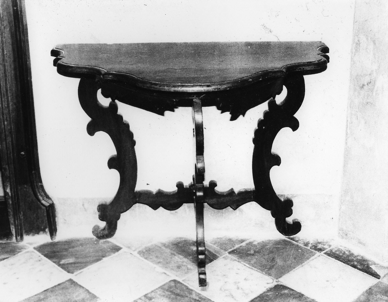 tavolo, opera isolata - manifattura ligure (prima metà sec. XVIII)