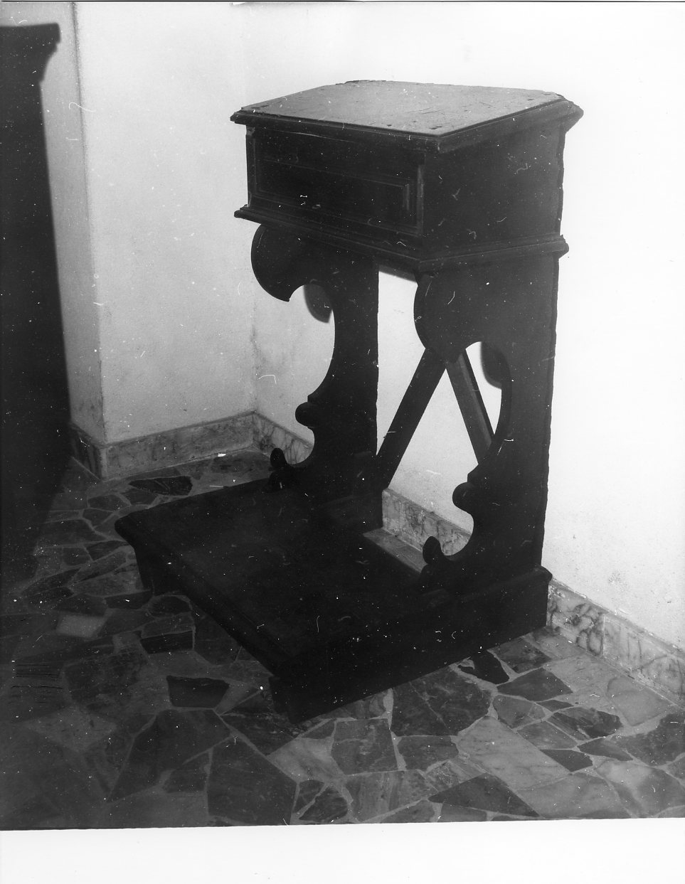 inginocchiatoio, opera isolata - manifattura ligure (sec. XVIII)