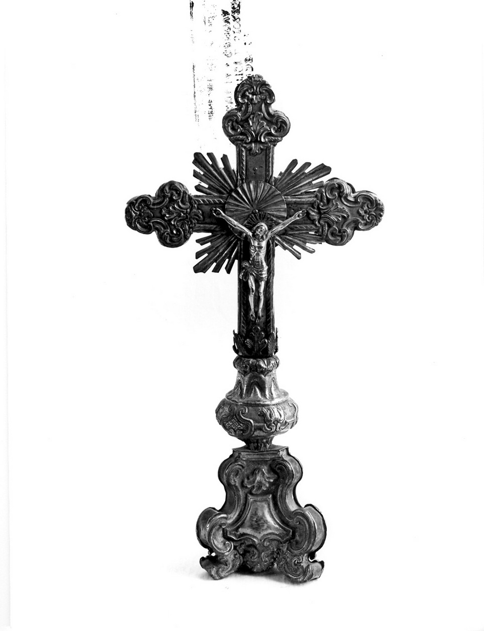 Cristo crocifisso (croce d'altare, opera isolata) - bottega ligure (fine/inizio secc. XVIII/ XIX)