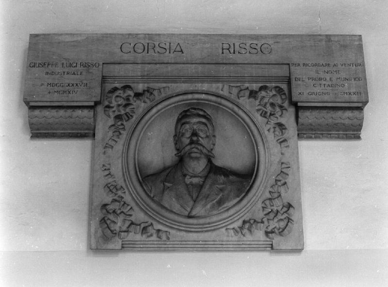busto maschile (lapide, opera isolata) di Pinasco C (sec. XX)