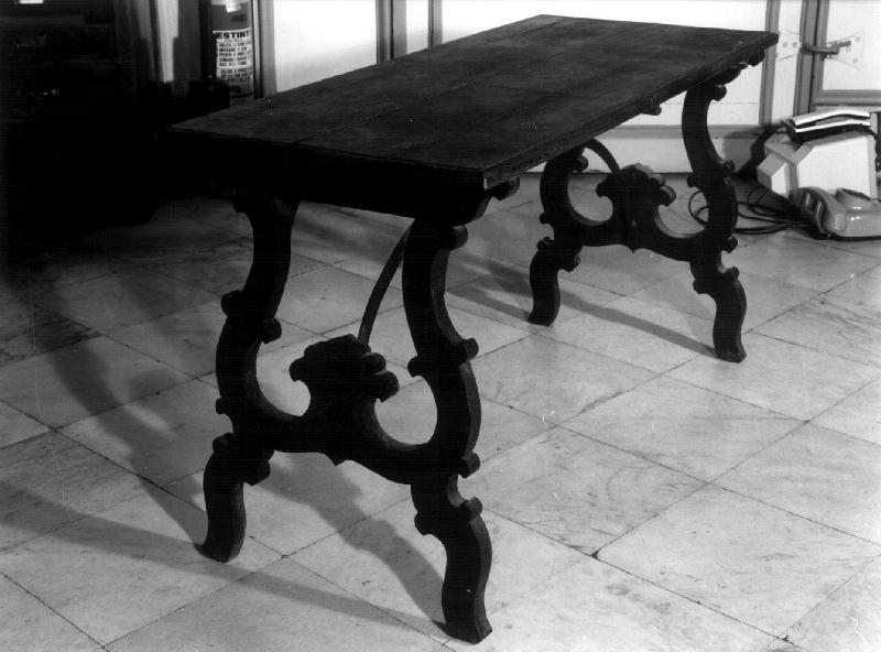 tavolino, opera isolata - bottega ligure (secc. XVIII/ XIX)