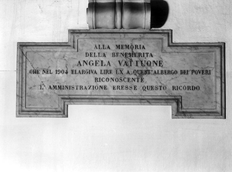 lapide, elemento d'insieme - bottega italiana (sec. XX)