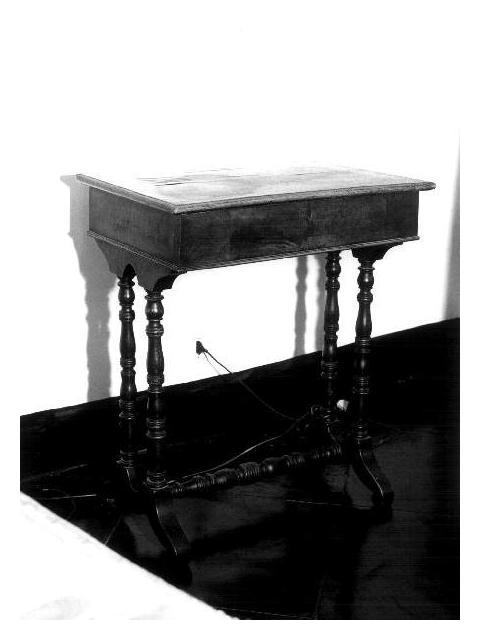 tavolino da lavoro, opera isolata - bottega ligure (metà sec. XIX)