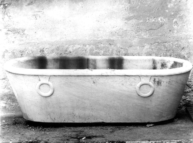 vasca, coppia - bottega ligure (ultimo quarto sec. XIX)