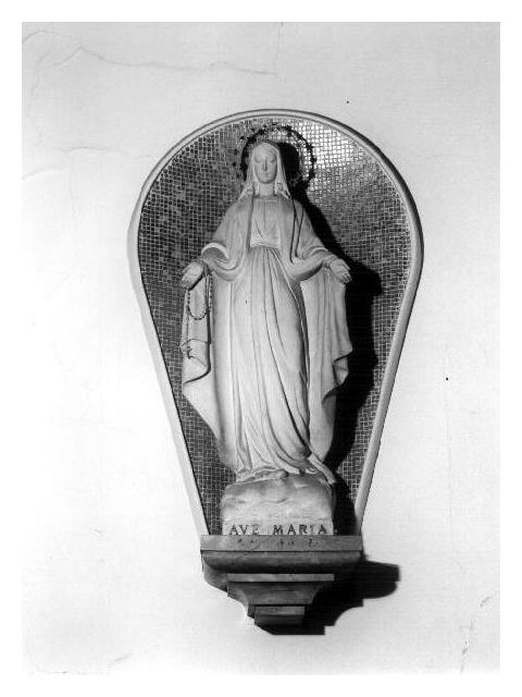 MADONNA (scultura, opera isolata) - bottega ligure (primo quarto sec. XX)