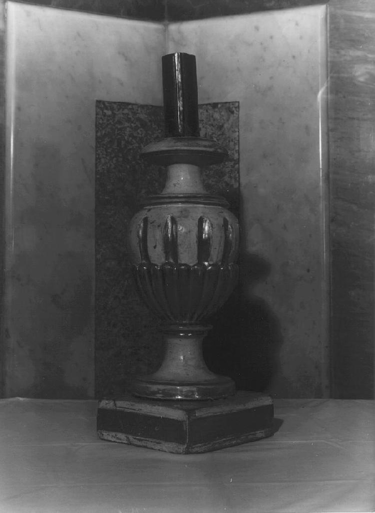 vaso d'altare, serie - bottega ligure (metà sec. XIX)