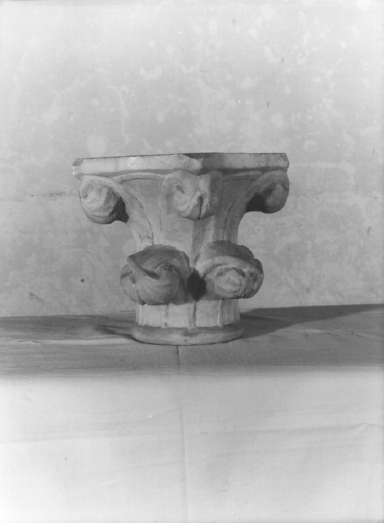 capitello, opera isolata - bottega ligure (metà sec. XV)