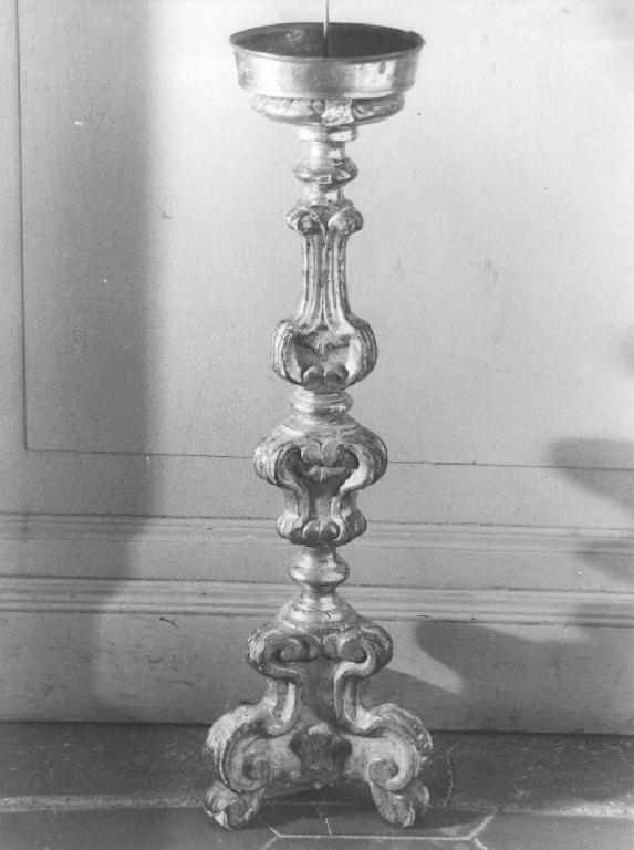 motivi decorativi a volute (candelabro, serie) - bottega ligure (prima metà sec. XVIII)