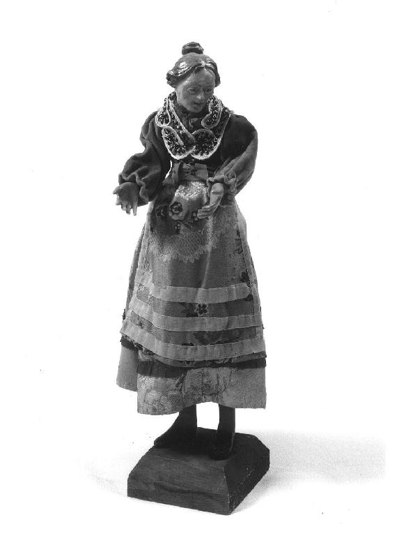 FIGURA FEMMINILE (statuetta di presepio, opera isolata) - produzione napoletana (seconda metà sec. XIX)
