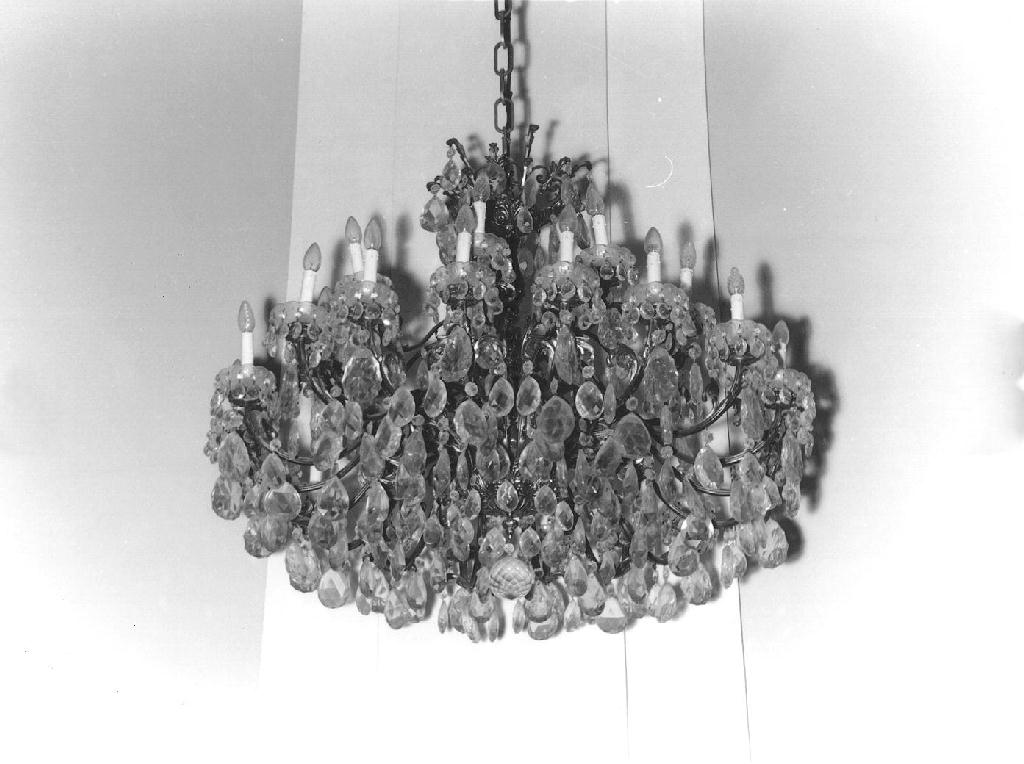 lampadario, serie - produzione Italia settentrionale (prima metà sec. XX)