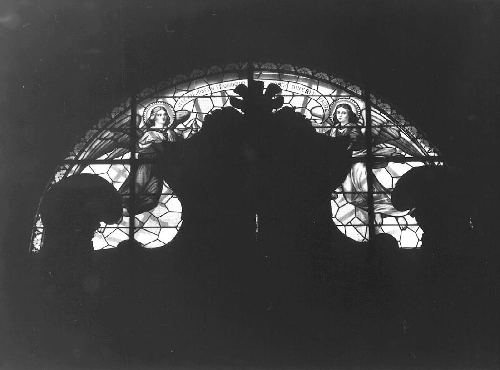 angeli reggicartiglio (vetrata, opera isolata) di Balmet Louis (sec. XX)