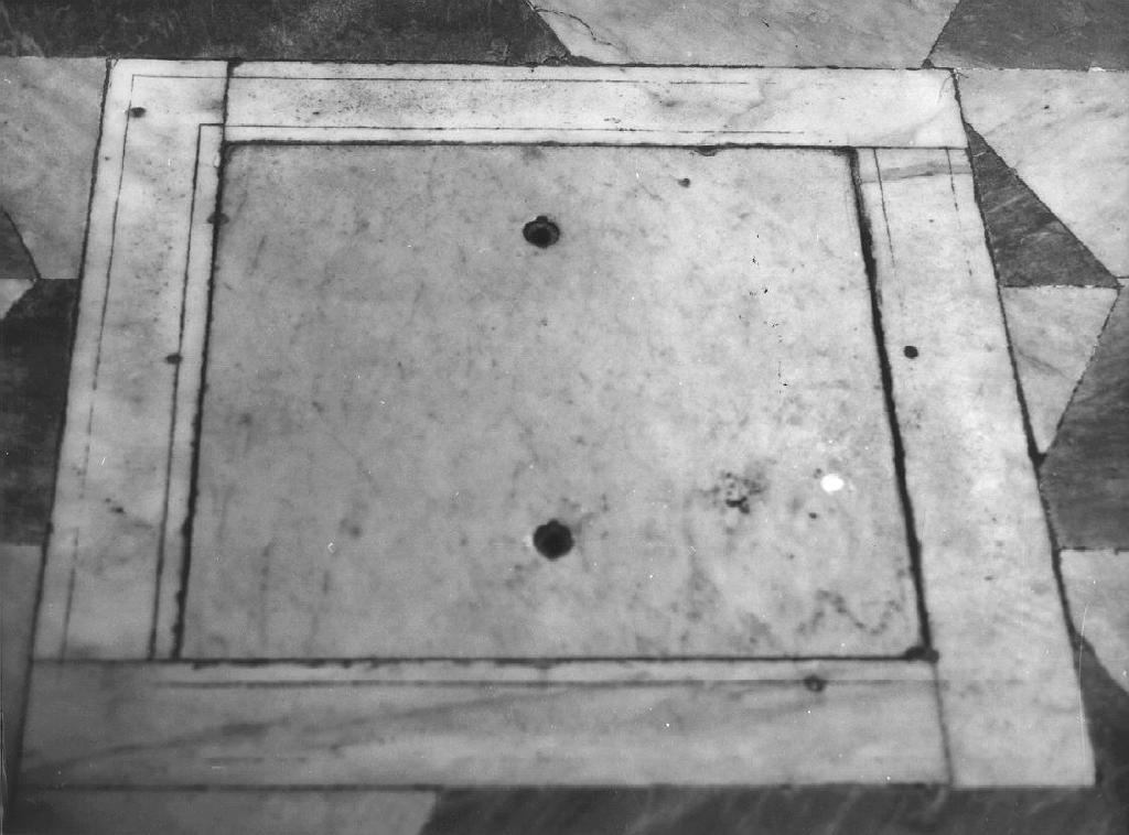 lapide tombale, opera isolata - bottega genovese (secondo quarto sec. XVIII)