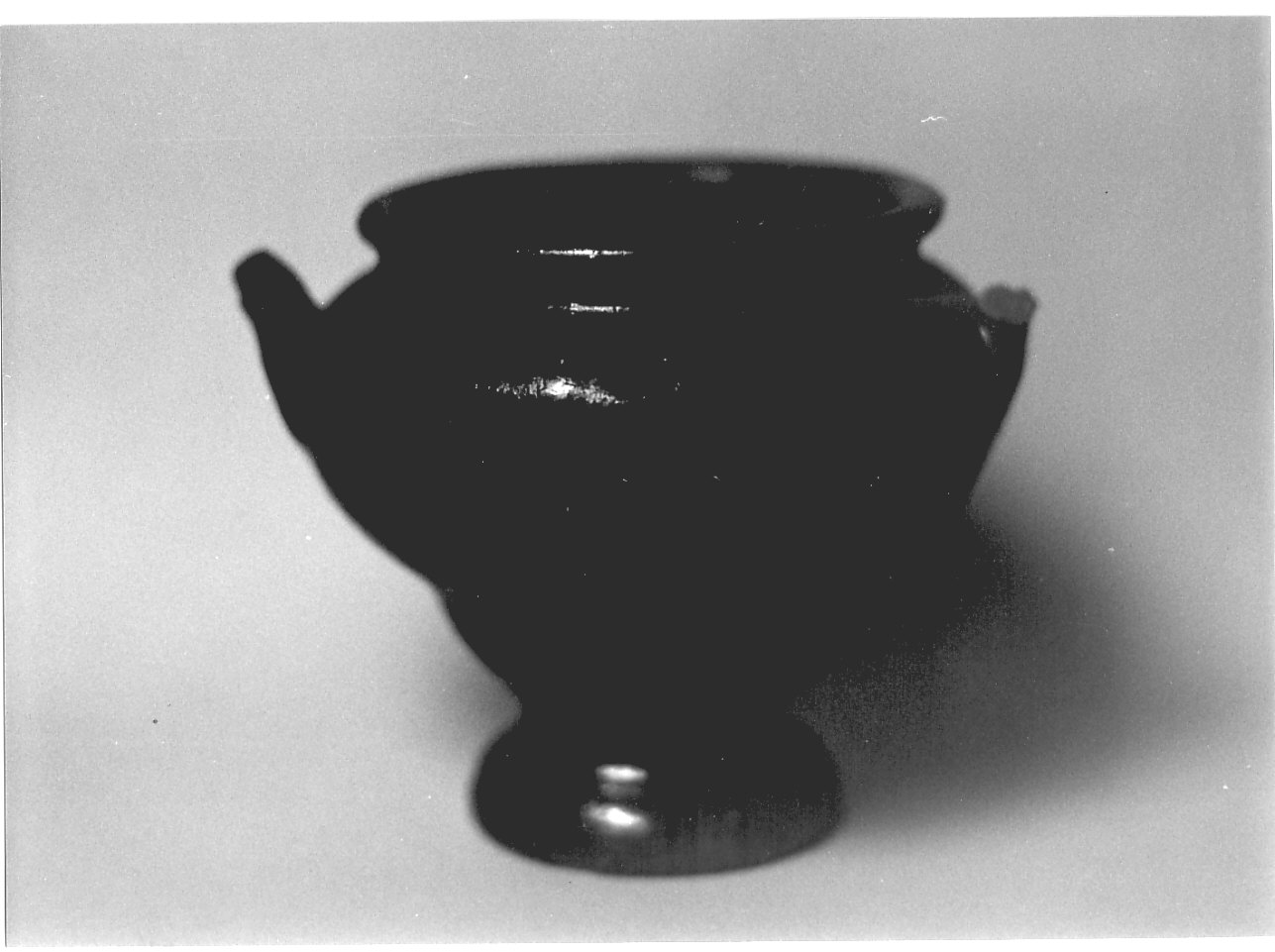 vasetto per medicamenti, opera isolata - manifattura ligure (sec. XVIII)