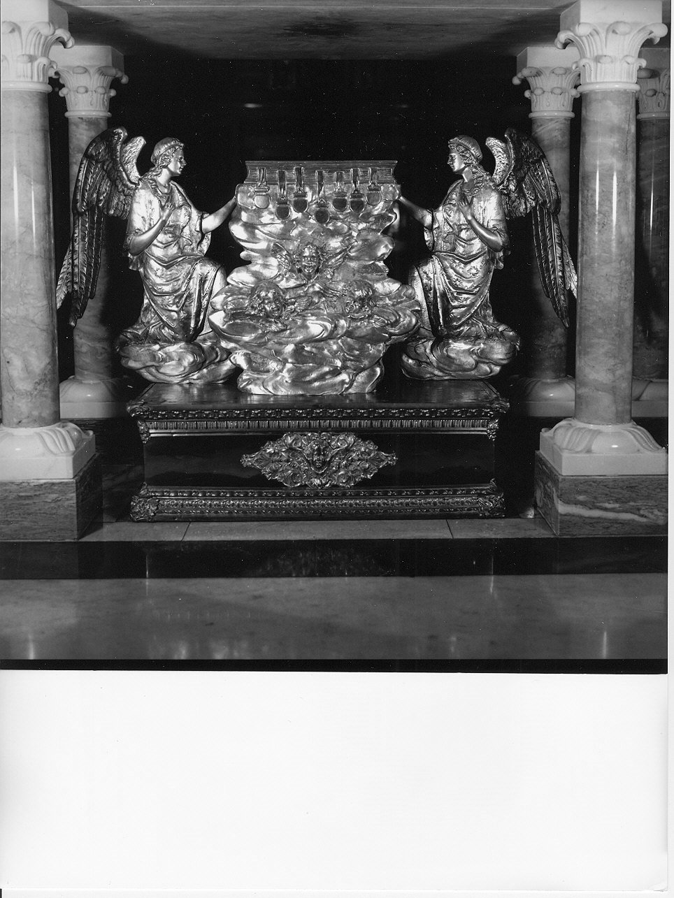 base, opera isolata - PRODUZIONE GENOVESE (sec. XIX)