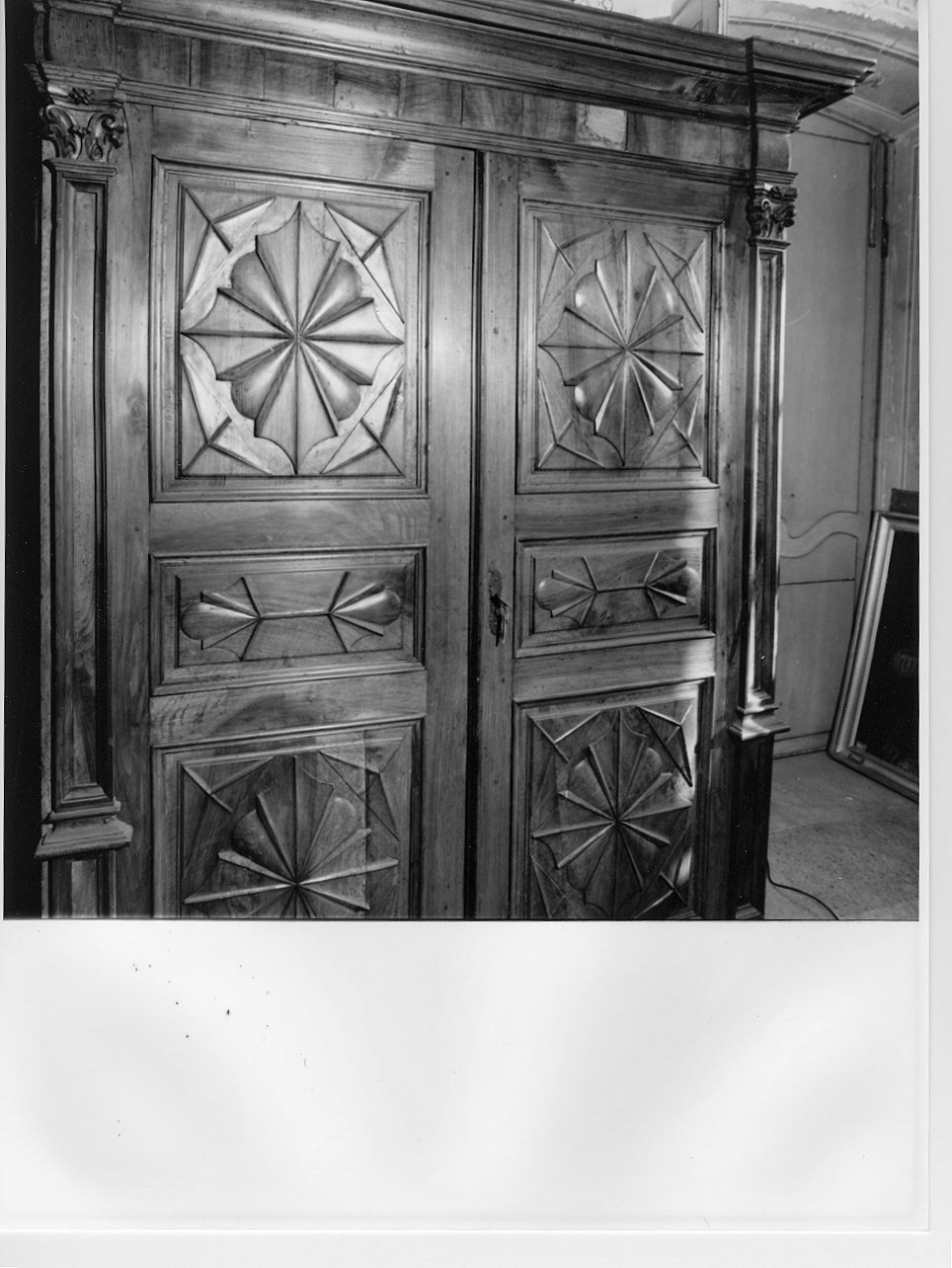 armadio, opera isolata - PRODUZIONE LIGURE (prima metà sec. XVIII)