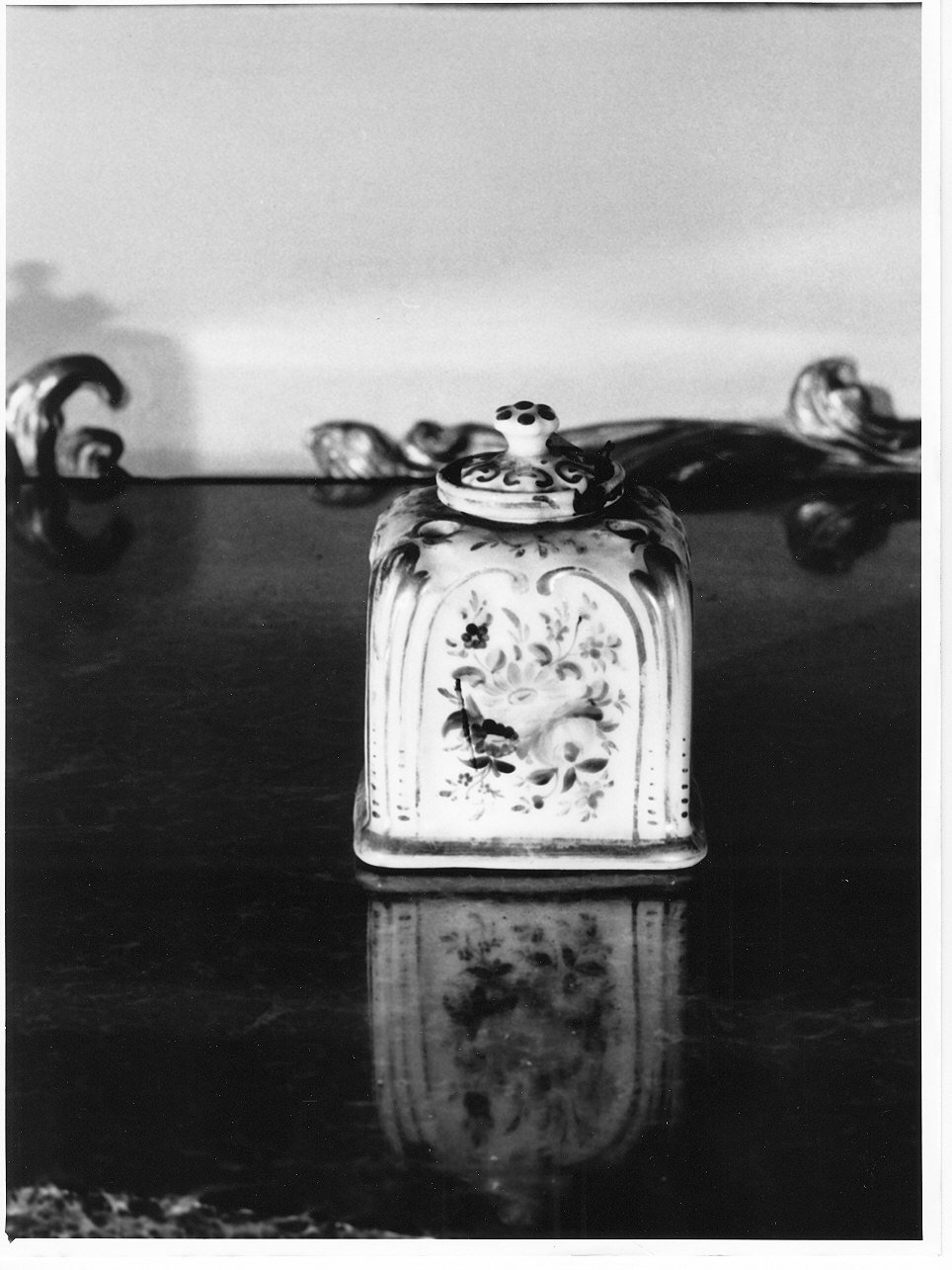 motivi decorativi floreali (calamaio, opera isolata) - PRODUZIONE LIGURE (seconda metà sec. XIX)