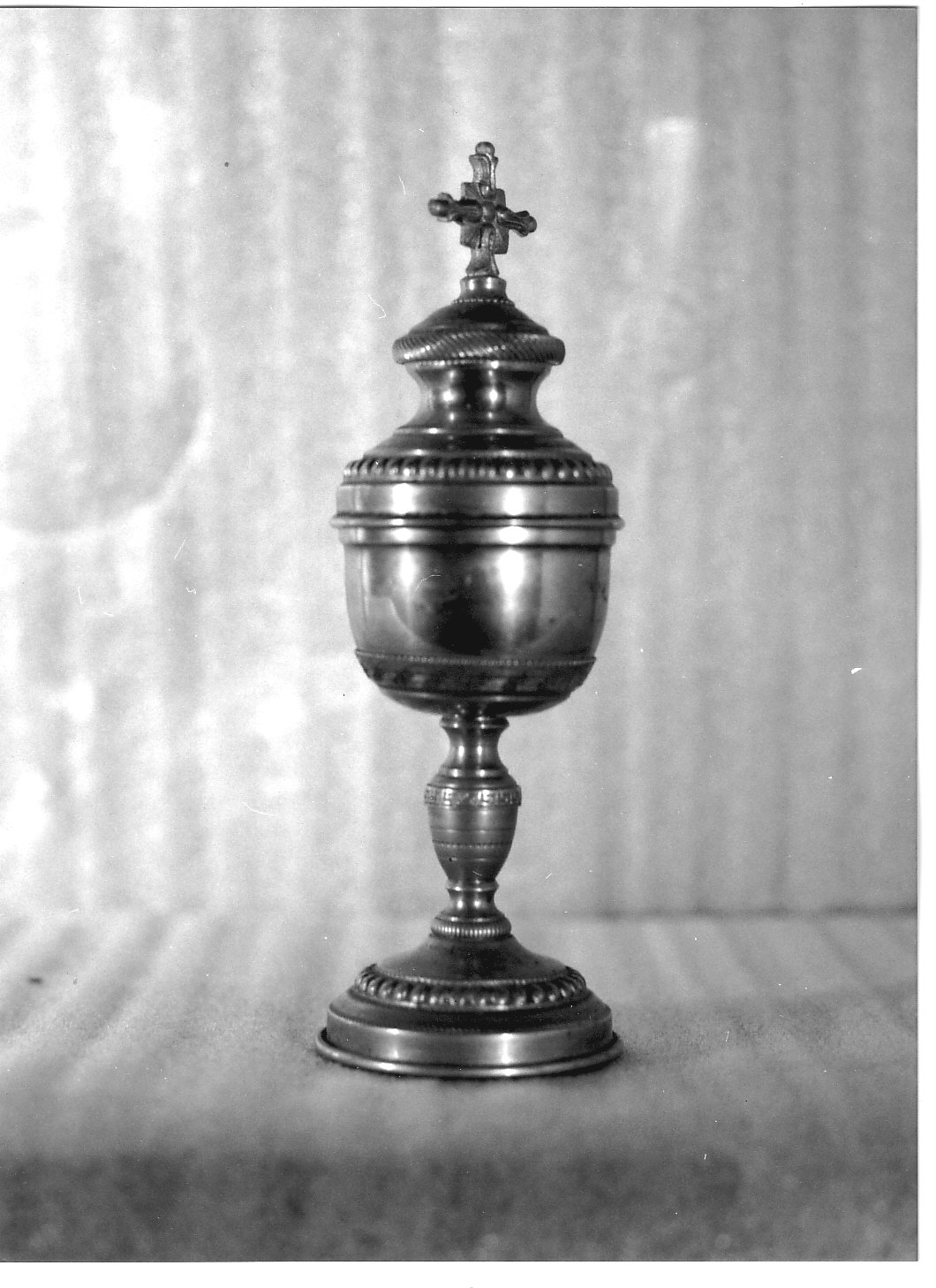 pisside, opera isolata - PRODUZIONE GENOVESE (ultimo quarto sec. XIX)