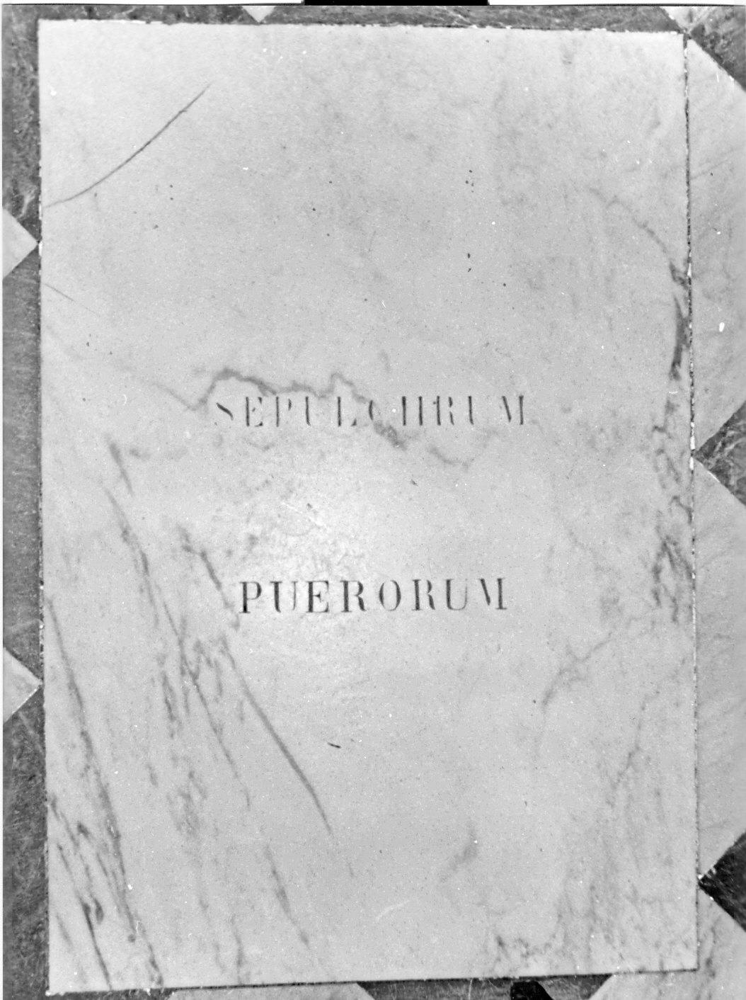 lapide tombale, opera isolata - bottega ligure (sec. XVIII)